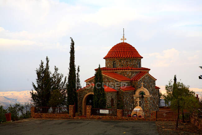 Кіпр, Ларнака, каплиця біля монастиря Ставровуні. — стокове фото