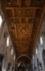 Intérieur de la basilique Saint-Jean - Basilique de San Giovanni in Laterano à Rome, Italie — Photo de stock