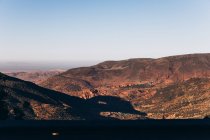 Vista aérea de belas montanhas e céu azul em Marrocos, África — Fotografia de Stock