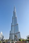 DUBAI, EMIRATI ARABI UNITI - 7 ottobre 2016: Il centro di Dubai con la torre Burj Khalifa, la struttura artificiale più alta del mondo — Foto stock