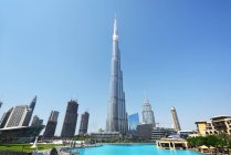Дубай, Об'єднані Арабські Емірати-7 Жовт 2016: Downtown Dubai з вежею Бурдж Халіфа, найвища антропотворна структура у світі — стокове фото