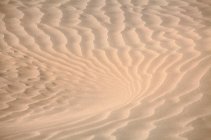 Beau désert de taklamakan dans le xinjiang, vue plein cadre sur le sable — Photo de stock