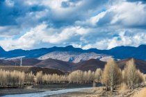 Дивовижний гірський ландшафт в провінції Сичуань ganzizhou оченґ — стокове фото