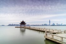 Hermoso lago de Jinji, Suzhou, Jiangsu, China - foto de stock