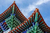 Dettaglio tetto e bella antica architettura tradizionale cinese — Foto stock