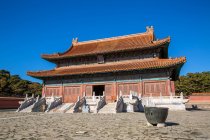 Architettura antica presso le tombe orientali Qing, Zunhua, Hebei, Cina — Foto stock