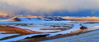 Schöne gefrorene eisbedeckte Winterlandschaft — Stockfoto