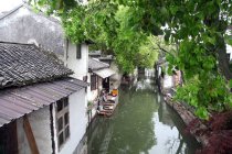 Arquitectura tradicional china en Kunshan, Jiangsu, China - foto de stock