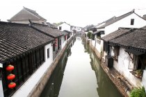 Wunderschöner Grand Canal und chinesische Architektur in Suzhou, Provinz Jiangsu, China — Stockfoto
