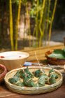 Vista de cerca de los ingredientes para el pudín de arroz chino gourmet tradicional - foto de stock