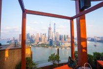 Shanghái paisaje urbano con arquitectura moderna - foto de stock