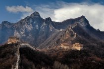 Famous ancient Great Wall in autumn — Stock Photo