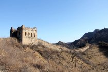 Provincia de Hebei, Tangshan, Qianxi, cresta de olmo de la Gran Muralla, China - foto de stock