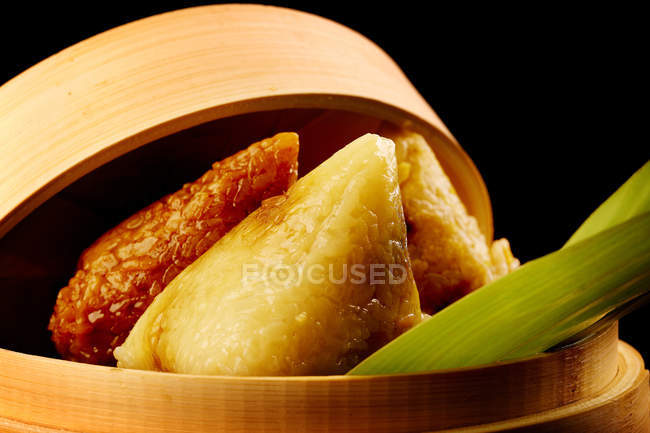 Close-up view of Delicious Glutinous Rice Wrapped in Bamboo Leaves — Stock Photo