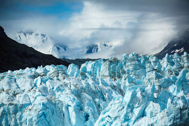 Increíble vista natural del majestuoso iceberg en Alaska - foto de stock