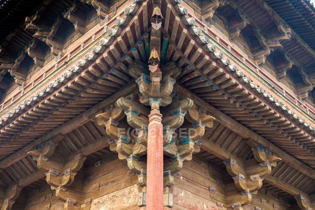 Détail de toit et belle architecture chinoise traditionnelle ancienne — Photo de stock