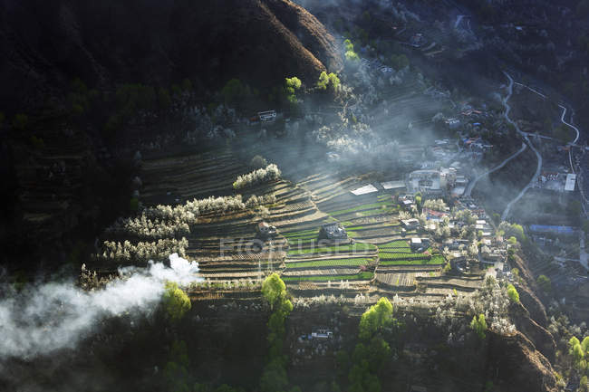 Aerial view of houses in Jinchuan County, Sichuan Province, China — Stock Photo