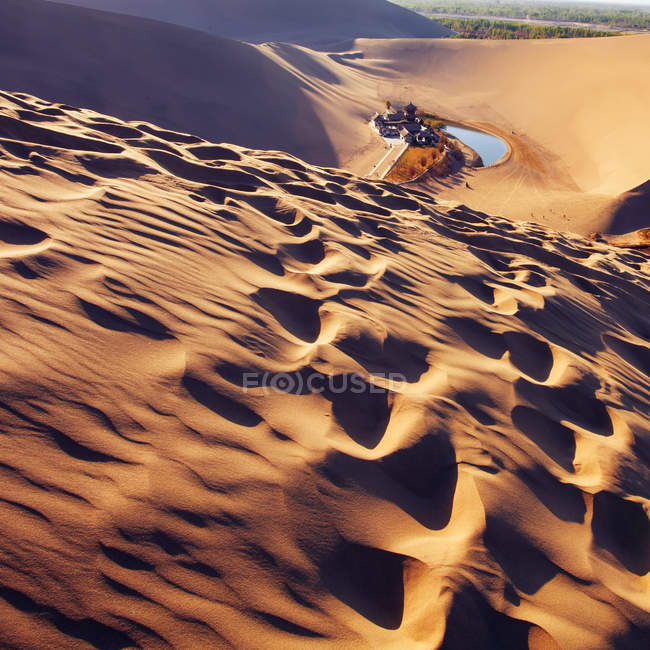 Красиві пустелі Дунньхуан в сонячний день, Gansu — стокове фото