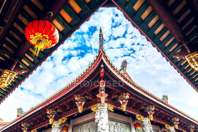 Low angle view of ancient Kaiyuan Temple, Chaozhou, China — Stock Photo