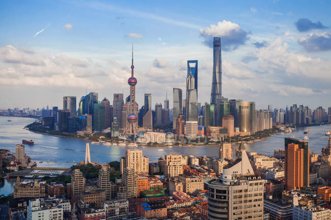 Сучасна міська архітектура та міський пейзаж Шанхая, Шанхай, Китай — стокове фото