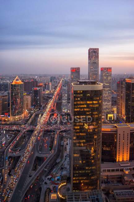Vue aérienne de la scène nocturne du bâtiment CBD à Pékin — Photo de stock