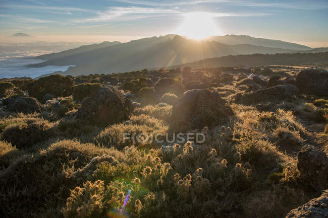 Amazing mountain landscape with rocks and clouds during daytime — Stock Photo