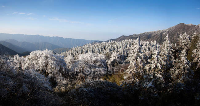 Bellissimo paesaggio di montagne Yangming nella provincia di Hunan, Cina — Foto stock