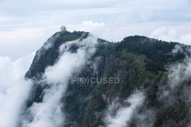Schöne landschaft mit bergen, mount emei, sichuan provinz, china — Stockfoto