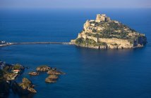 Castillo Aragonés, Isla de Ischia, Campania, Italia, Europa - foto de stock