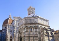 Catedral y Baptisterio de Santa Maria del Fiore, Plaza del Duomo, Florencia, Toscana, Italia - foto de stock