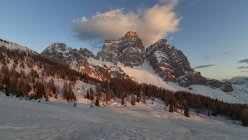 Monte Pelmo, Dolomitas, Borca di Cadore, Veneto, Italia - foto de stock