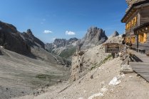 Vue panoramique de la vallée du Vajolet vue du refuge principal, Dolomites, Trentin-Haut-Adige, Italie — Photo de stock