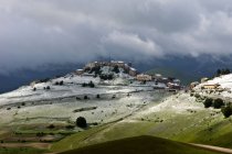 Monti sibillini nationalpark, landschaft, castelluccio di norcia, umbrien, italien, europa — Stockfoto
