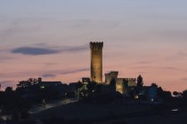 Vista del Castillo de Montefiore al atardecer, Paisaje, Recanati, Marcas, Italia, Europa - foto de stock