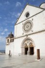Basilica di San Francesco, Asís, Umbría, Italia, Europa - foto de stock