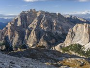 Le mont Conturines et les montagnes des Fanes au-dessus d'Alta Badia dans les Dolomites. Les Dolomites sont inscrites au patrimoine mondial de l'UNESCO. europe, europe centrale, italie, octobre — Photo de stock