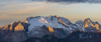 Le mont Marmolada, la reine des dolomites. Les Dolomites sont inscrites au patrimoine mondial de l'UNESCO. europe, europe centrale, italie — Photo de stock