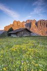 Alpenglühen in der Wand des Sellajochs, Grödnerjoch, Dolomiten, Südtirol, Italien — Stockfoto
