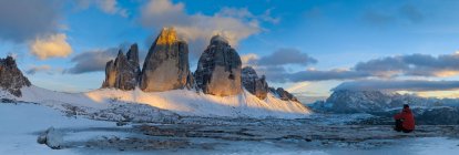 Man, tre cime di lavaredo, die Nordwand, Dolomiten, Alpen, Venetien, Trentino-Alto adige, Italien — Stockfoto