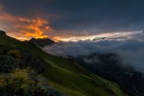 Alba verso Marmolada e Passo Fedaia, Val di Fassa, Dolomiti, Trentino, Italia, Europa — Foto stock