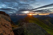 Sonnenaufgang auf Pelmo und Antilope, Dolomiten, Tofane, Pelmo, Veneto, Italien, Europa — Stockfoto