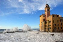 Tempête de mer à Camogli, Ligurie — Photo de stock