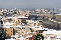 Paysage urbain avec neige, Florence, Toscane, Italie — Photo de stock
