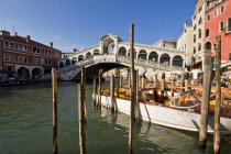 Rialto Bridge, Venice, Veneto, Italy, Europe — Stock Photo