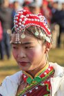 Mujer china vestida con ropa antigua china durante el festival Heqing Qifeng Pear Flower, China. - foto de stock
