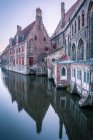 Casas e canais, Bruges, Bélgica, Europa — Fotografia de Stock