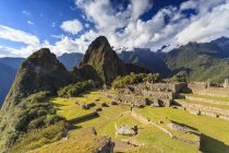 Sito archeologico iconico di Machu Picchu nella regione di Cusco, provincia di Urubamba, distretto di Machupicchu, Perù, Sud America — Foto stock