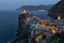 Vernazza, Cinque Terre, Castillo y pueblo de Doria, Ligury, Italia, Europa - foto de stock