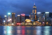 Hong Kong Island from Kowloon at dusk, China — Stock Photo