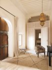 Interior de riad privado remodelado, Medina, Marrakech, Marrocos, Norte da África — Fotografia de Stock